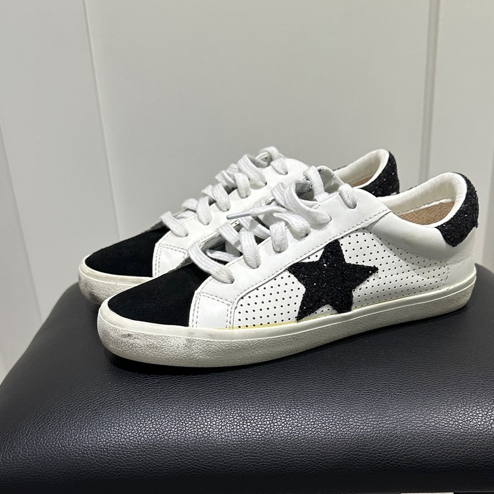 Vintage Havana Black and White Sneakers